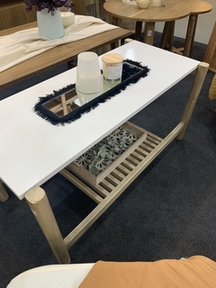 Mesa baja tapa laqueada en internet