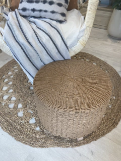 Puff tejido con patas - tienda online