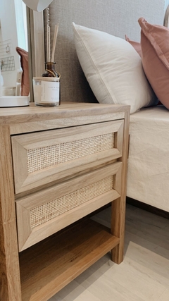Imagen de MESA DE LUZ CAJONES ESTERILLADOS