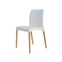 Silla de polipropileno con patas de guatambu para exteriores e interiores