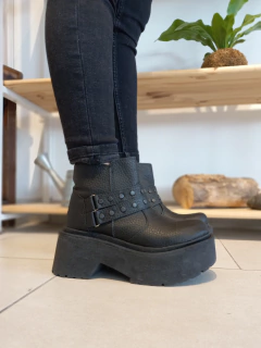 Botas 841 Estocolmo negro, Rocio
