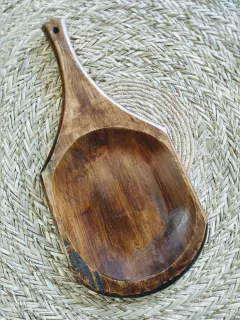 Tabla Oval con Mango