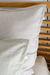 Almohada Raya Gris