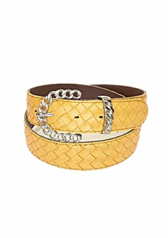 CLÀSICO CON HEBILLA CADENA CON PASADOR DE METAL. CUERINA TRENZADA PASE 40 MM. MOSTAZA. - comprar online