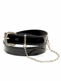 cinto con cadena negro. CUERINA PASE 25 MM.