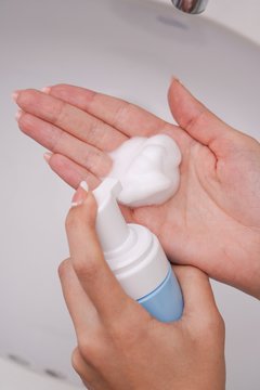 COONY PURE DAILY FOAMING CLEANSER en internet