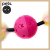 Pelota de juguete con plumas