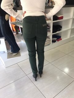 Calça Triton Tam 36, cintura alta, verde musgo - comprar online