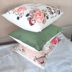 Almohadones deco. Pack x 3 unidades. Rosas - comprar online