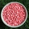 Miçangas de Letras Rosa/Branca Redondas Achatadas