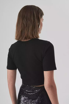 REMERA CAILE en internet