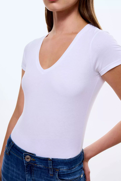 REMERA HYDRA en internet