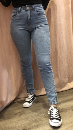 Skinny Fluir