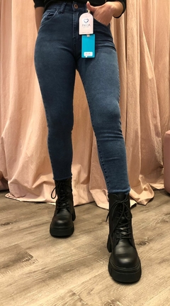 Skinny Esperanza