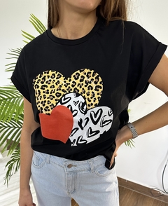 Remera Hearts Negra