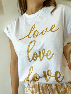 Remera Love Dorado - comprar online