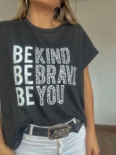 Remera Be Kind Blanca - Pandoras