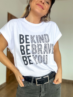 Imagen de Remera Be Kind Blanca