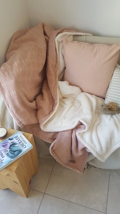 Manta / Pie de cama Nido con Piel Soft