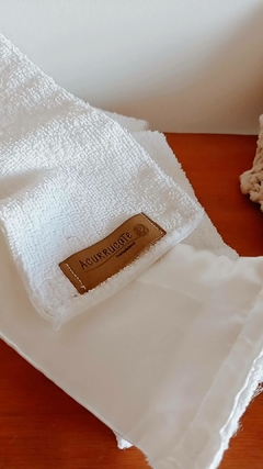 Vincha rutina de belleza de toalla y satén