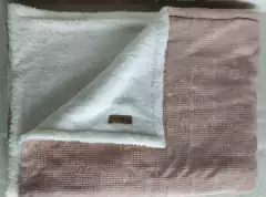 Manta / Pie de cama Nido con Piel Soft