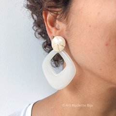 Brinco Cores de Inhotim Bege e Branco 2 em 2