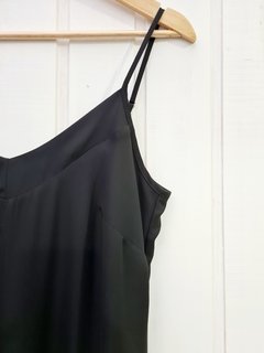 vestido longo alcinha preta detalhes