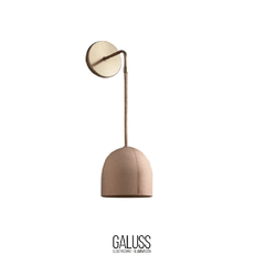 APLIQUE CON BASE EN METAL Y CAMPANA EN MADERA