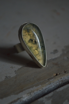 Anillo Mineral Prenhita ▽ Listo para entregar - Marcapiel