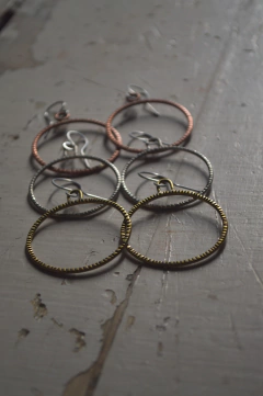 Aros Hoops cincelados ▽ Listos para entregar - comprar online