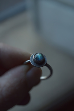 Anillo Mineral Labradorita y Plata ▽ Listo para entregar