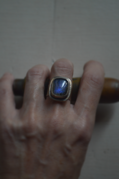 Anillo Mineral Labradorita ▽ Listo para entregar - Marcapiel