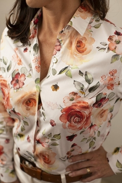 Camisa Flores Acuareladas