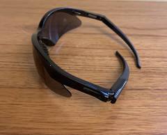 Lentes  medio Marco color Negro cristal Negro y vivos Negros  UV400 Protection Unisex Bicicleta Running modelo Cardiff - Patilla Flex con Sujetador en internet