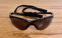 Lentes  medio Marco color Negro cristal Negro y vivos Negros  UV400 Protection Unisex Bicicleta Running modelo Cardiff - Patilla Flex con Sujetador - FotoRun Shop