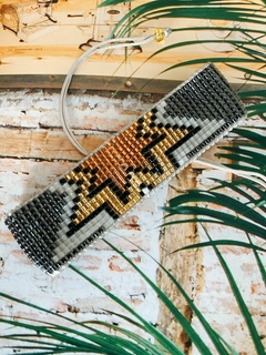 Pulsera tejida