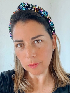 Cintillo negro con lentejuelas de colores