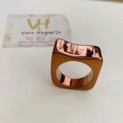 Anillo efecto metálico