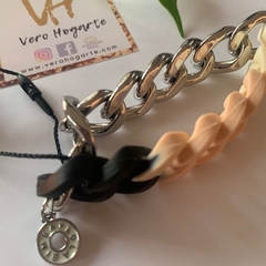 Pulsera B&L elasticada en internet