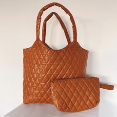 Tote café acolchado