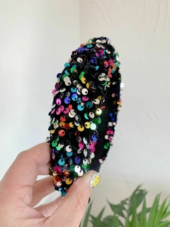 Cintillo negro con lentejuelas de colores en internet