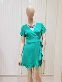 VESTIDO CRUZADO DE LINO. en internet