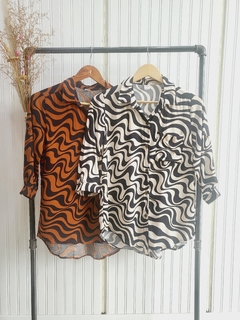 CAMISA 1 BOLSILLO M3/4 (ONDAS).