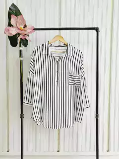CAMISOLA OVERSIZE DE LINO RAYADO.