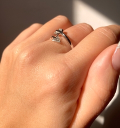 Anillo de plata flecha con cubic blanco