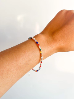 Pulsera de plata con piedritas de colores