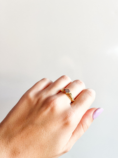 Anillo de oro 18k corazón con cubic blanco