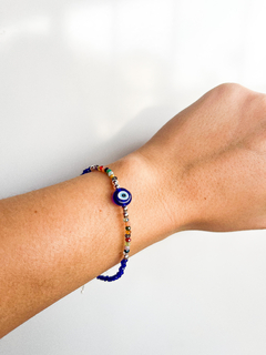 Pulsera de plata y cristales de colores