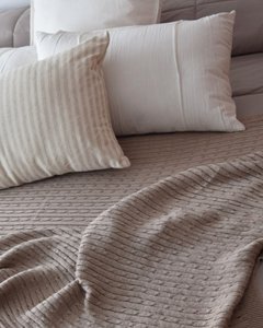 ALMOHADON TUSSOR (dos costuras en frente)
