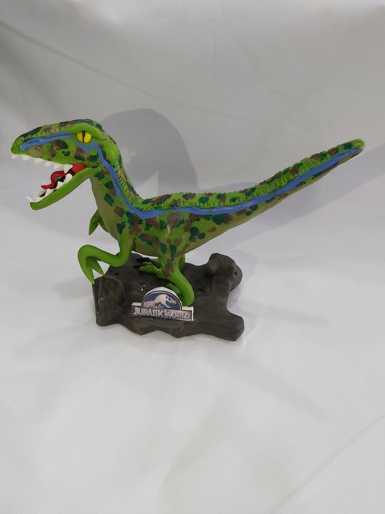 Dinosaurio en porcelana fría - Namilu Cotillon